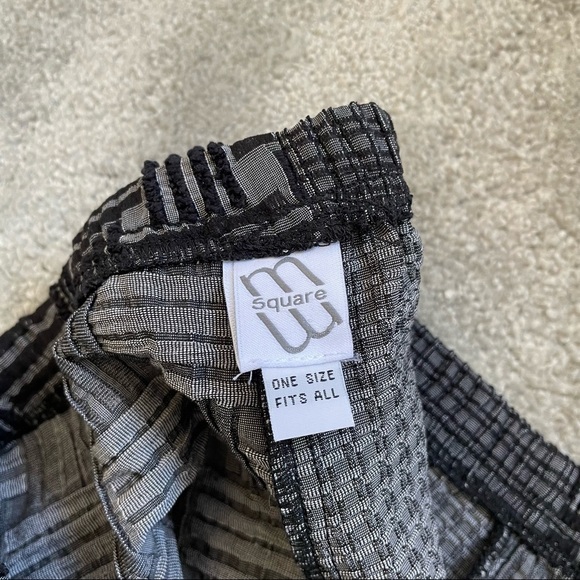 M Square Gray Multi Pattern Lagenlook Viscose Blend Wide Leg Crop Pants EUC O/S - Picture 3 of 5